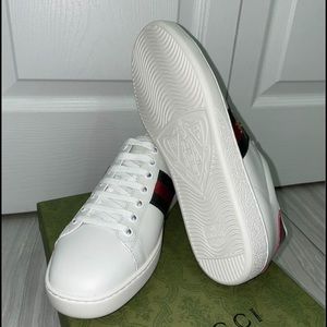 Authentic Gucci Ace with Bee 🐝